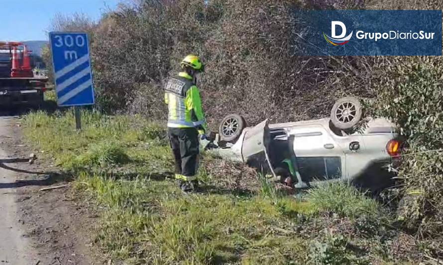 Volcado y sin ocupantes hallaron vehículo en Lanco