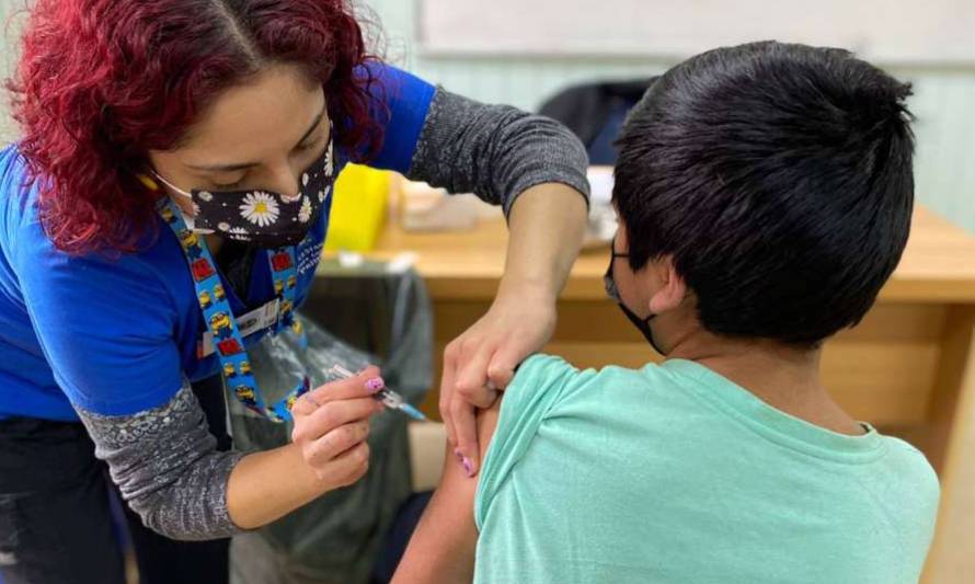 Vacunación Escolar contra el Covid-19 comenzará este miércoles en Paillaco
