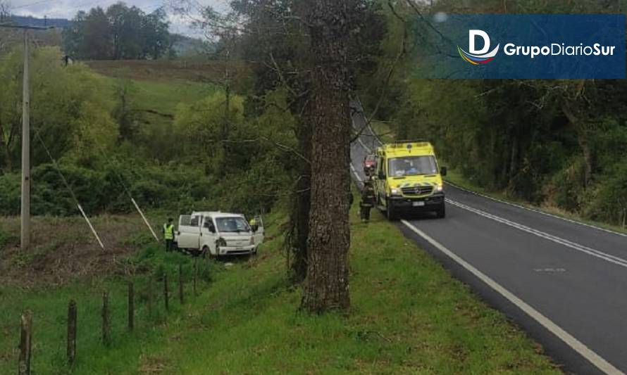 Tres lesionados al volcar vehículo en ruta Los Lagos-Panguipulli