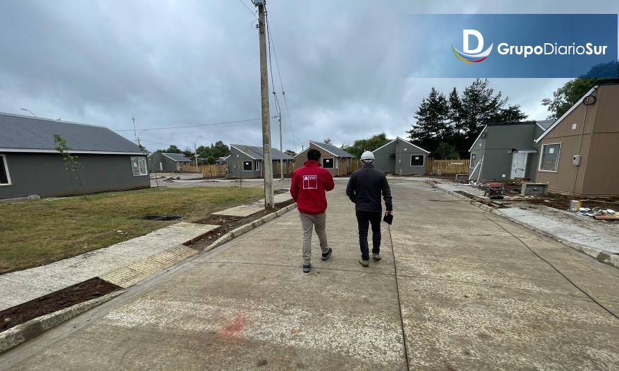 Seremi de Vivienda constató avances de la obra Villa Los Ríos en Folilco