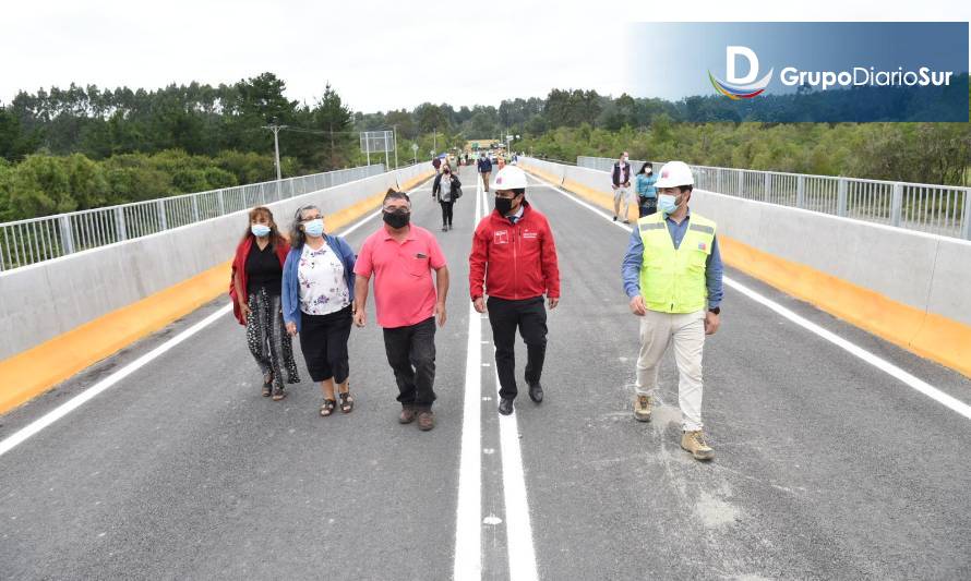 Autoridades y vecinos de Los Lagos dieron el vamos a marcha blanca del Puente Ciruelos