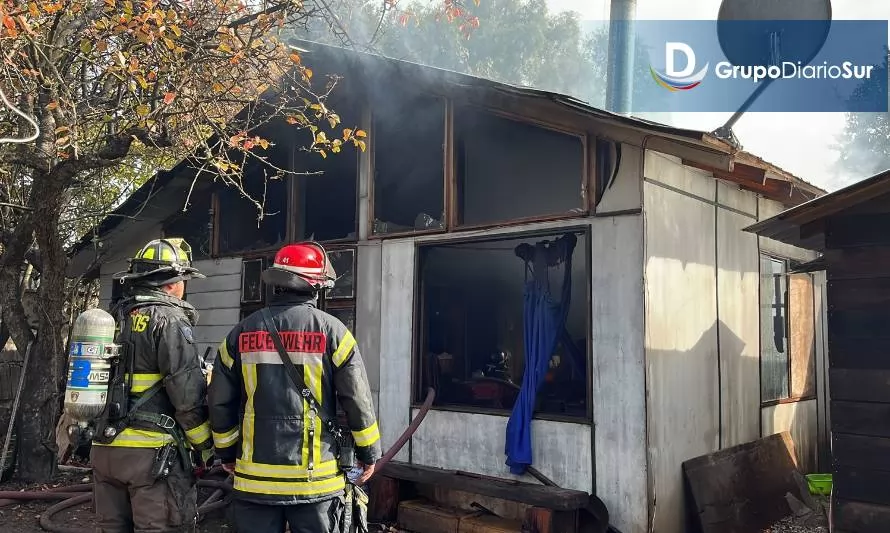 Pérdidas totales dejó incendio de vivienda en Río Bueno