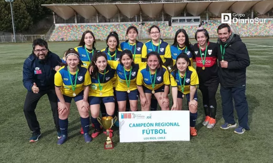 Riobueninas son representantes regionales del fútbol sub-16 en los Juegos Deportivos Escolares