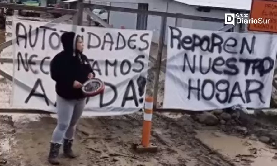 Familia de San Juan protestó por nula respuesta de empresa constructora