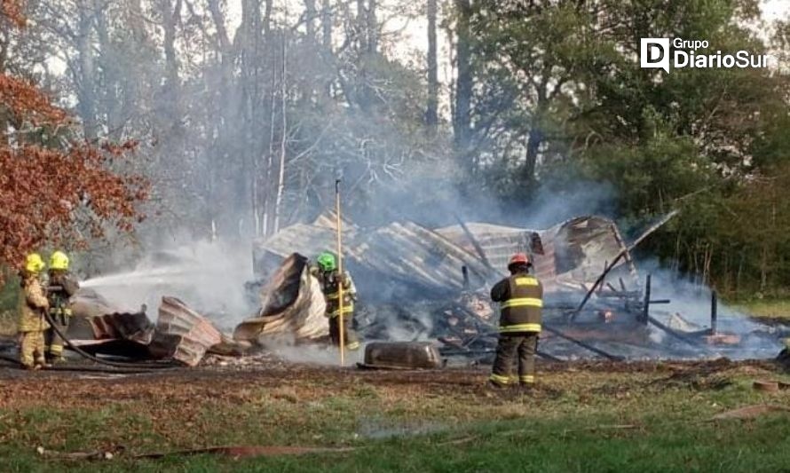 Bomberos concurrió a un incendio en Los Lagos