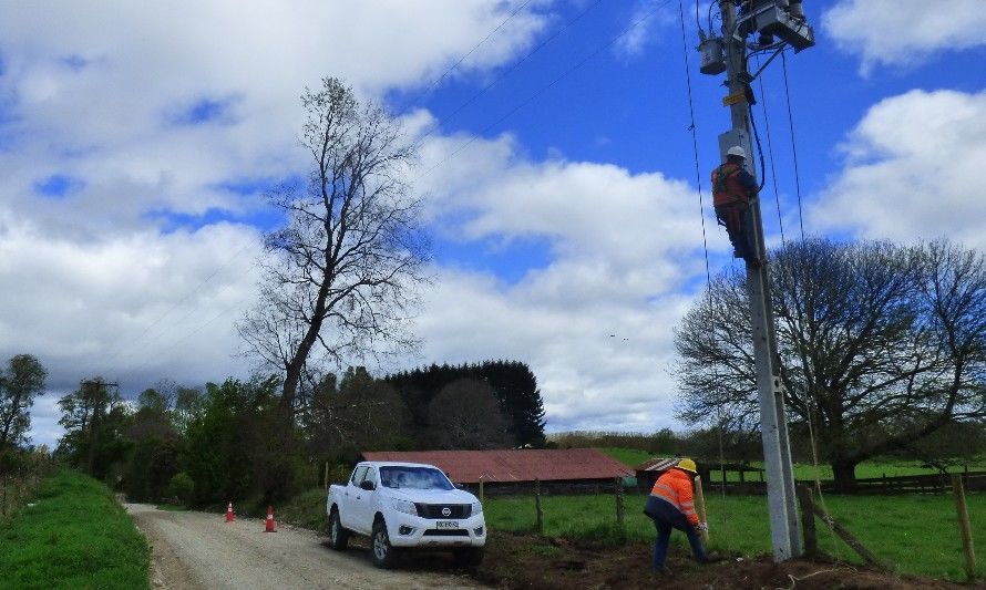 Avisan corte de energía eléctrica para sector rural de Los Lagos