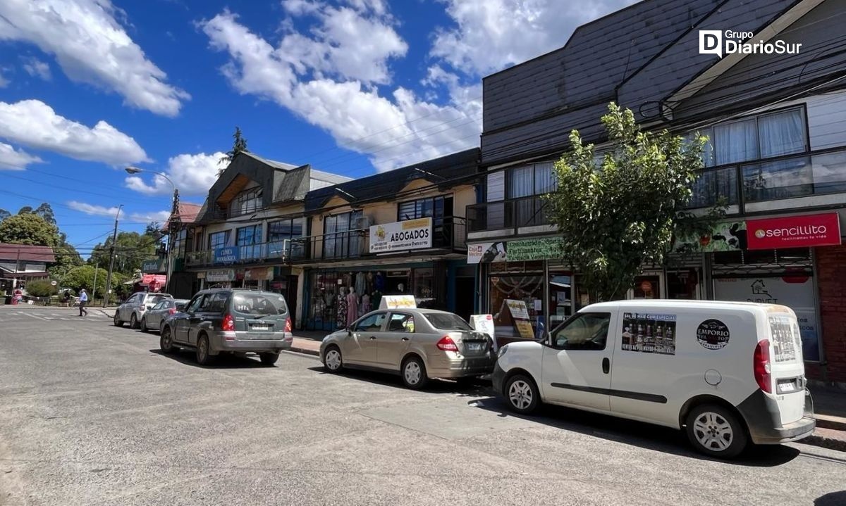 Comienza cambio en sentido del tránsito en calles céntricas de Los Lagos