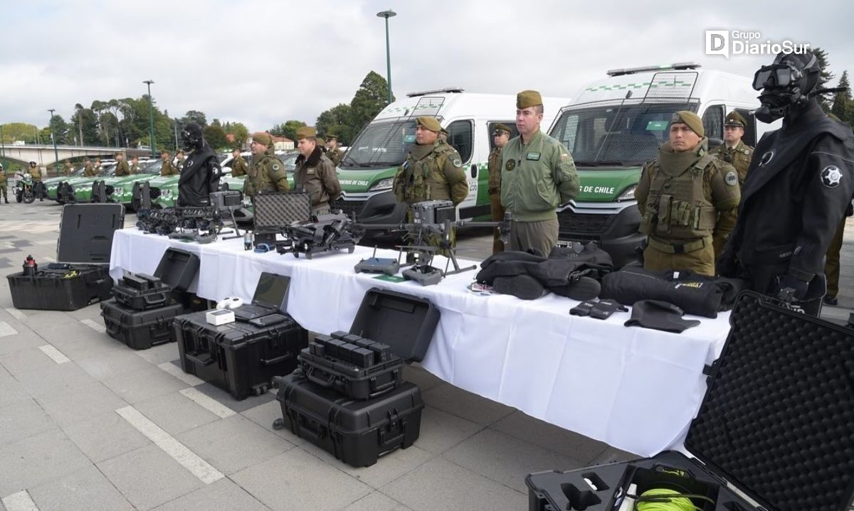 Carabineros de Los Ríos recibieron vehículos y moderno equipamiento