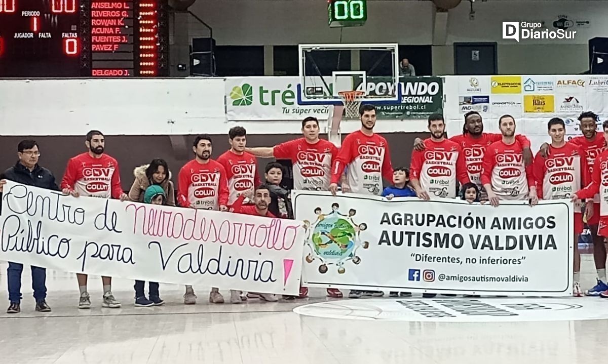 Niños autistas acompañaron al CDV en el coliseo