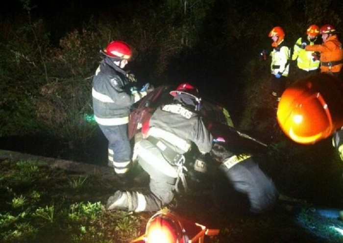 Una persona fallecida en un atropello y posterior volcamiento de camioneta