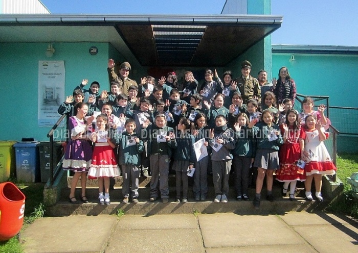 Estudiantes de la escuela Collilelfu invitan a la comunidad a elevar sonrisas estas fiestas patrias