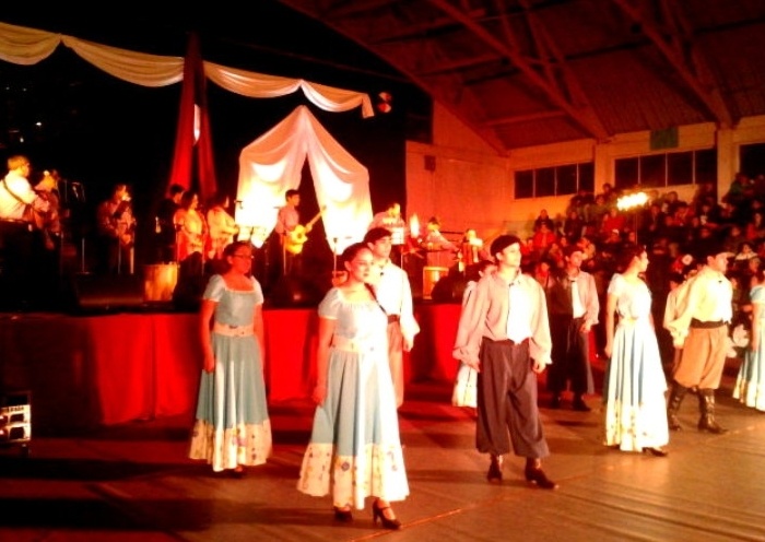 Conjunto Magisterio deslumbró nuevamente a Los Lagos con su música y danza