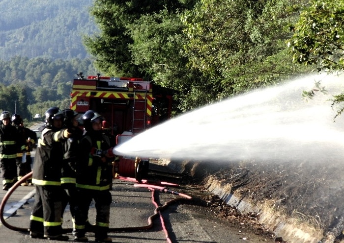 Dos emergencias de quema de pastizales movilizaron a bomberos laguinos