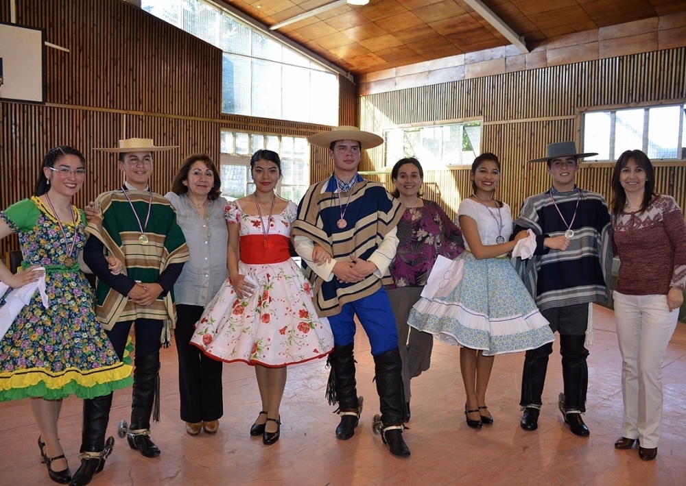 Tres parejas representarán a Los Ríos en certamen de cueca escolar nacional