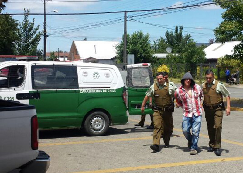 Mujer es apuñalada por su ex pareja en el Cesfam de Paillaco