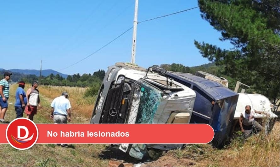 Alarma por camión volcado en Los Lagos