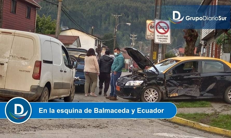 Este lunes: Colisión vehicular en pleno centro de Los Lagos 