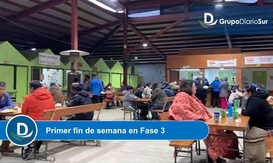 Los Lagos: Abrió la feria gastronómica "Amigos del Tren de Antilhue" 