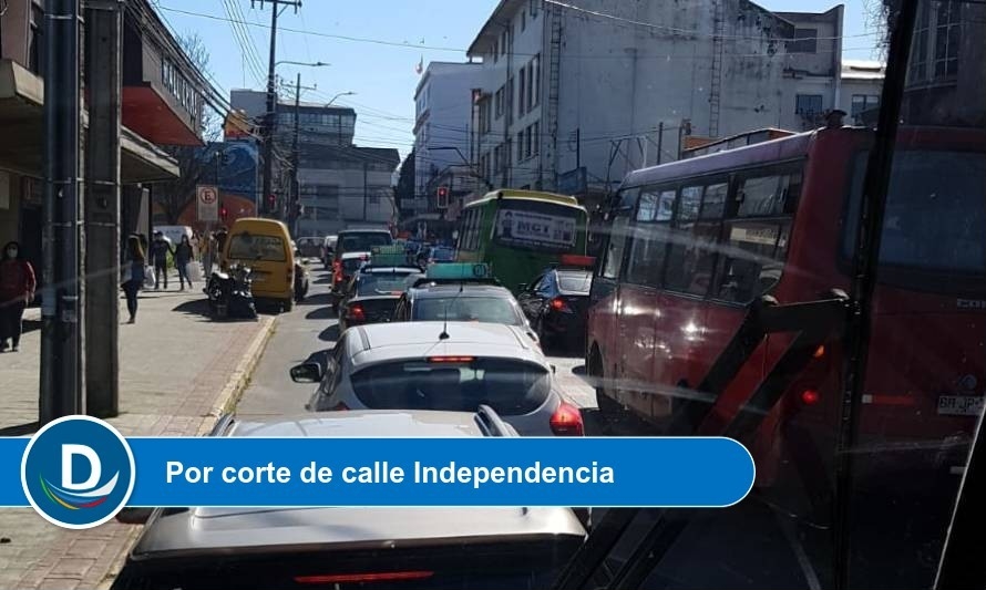 Se reportan notorios problemas de congestión vehicular en Valdivia