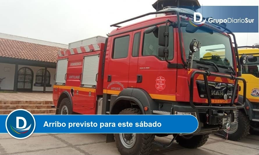 Bomberos de Antilhue celebra llegada de moderno carro bombas tipo forestal