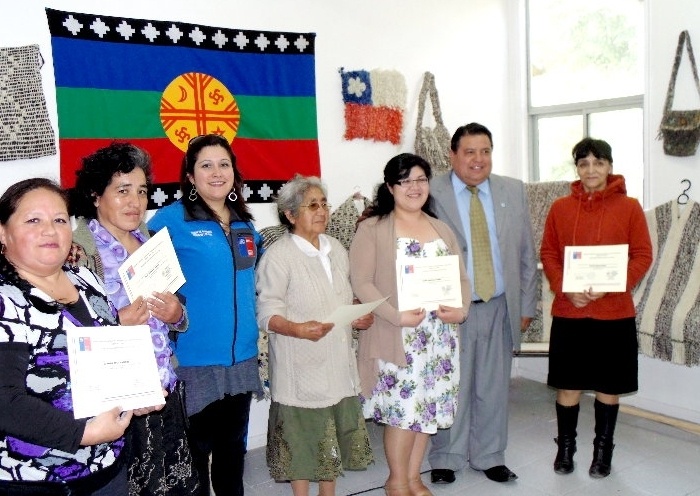 Con éxito culminó taller de telar mapuche en Los Lagos