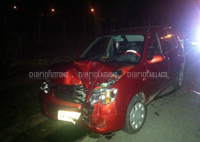 Automóvil colisionó a camión a metros de Tenencia de Futrono