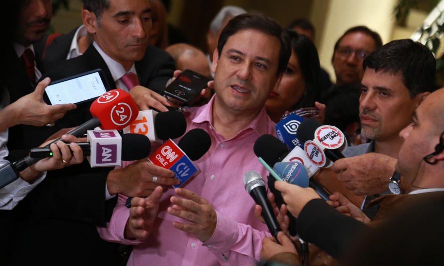 Diputado Rosas pide reconsiderar despidos de personal apoyo COVID