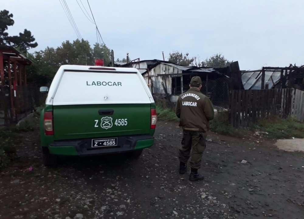 Dos familias resultaron damnificadas tras incendio en Los Lagos