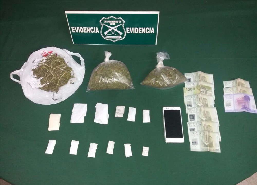 Escolar de 16 años fue sorprendido vendiendo marihuana en colegio de Panguipulli
