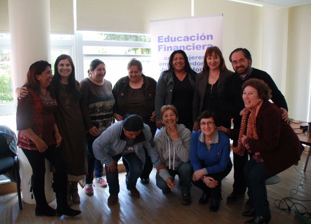 Agrupación Mesa de la Mujer Minera de Máfil se capacita en Educación Financiera