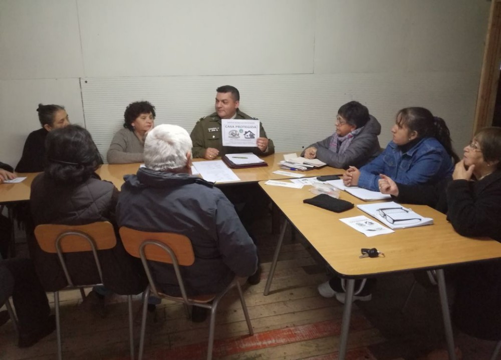 Vecinos del sector Hospital dialogaron sobre seguridad con Carabineros de Los Lagos