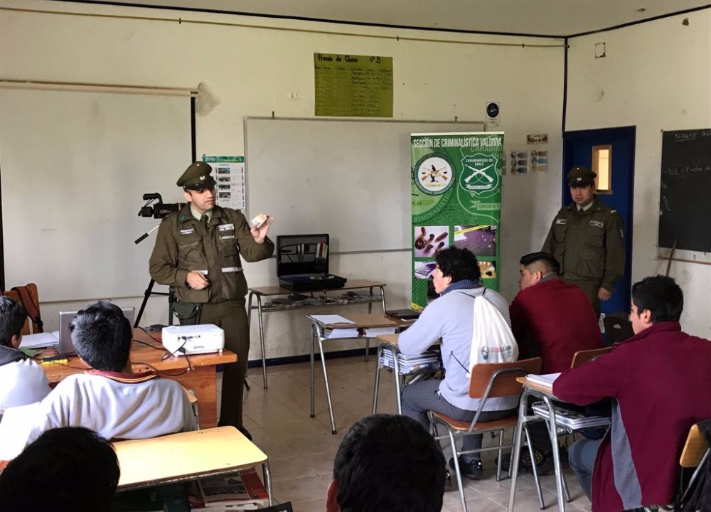 Labocar Valdivia se acerca a sectores rurales con charlas preventivas