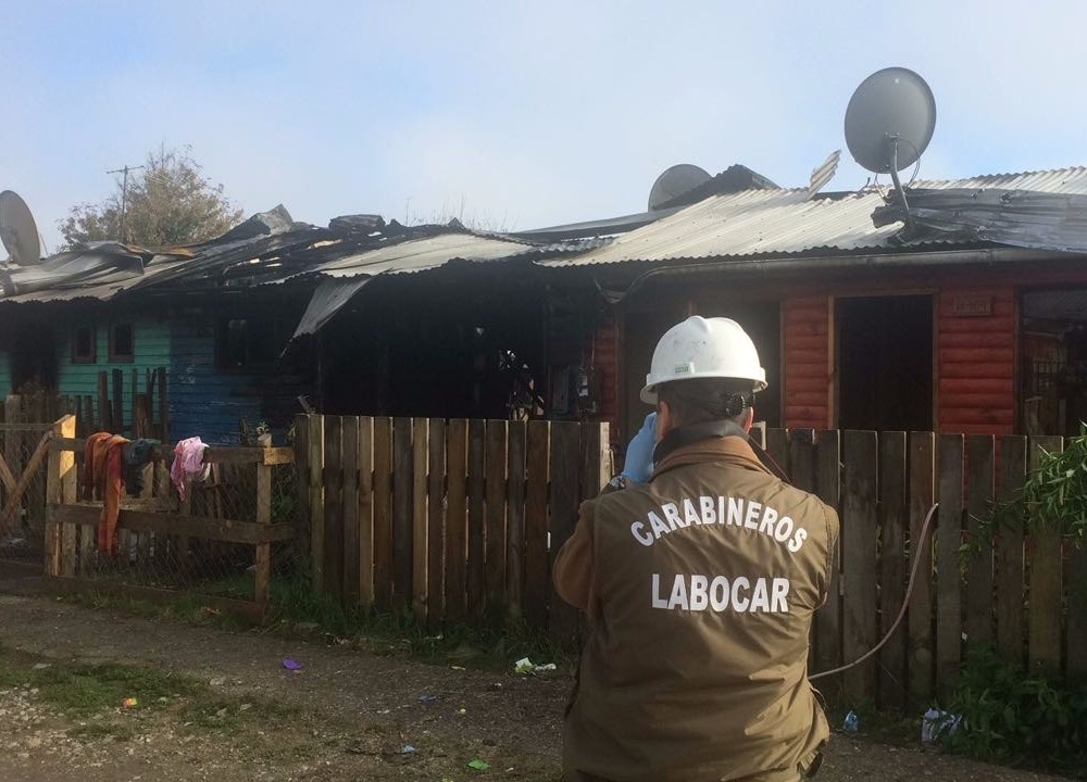 Labocar deberá investigar incendio que consumió 5 viviendas en Los Lagos