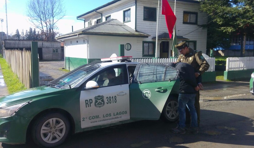 Máfil: detuvieron a trío que intentó robar local comercial a bordo de vehículo robado en Valdivia
